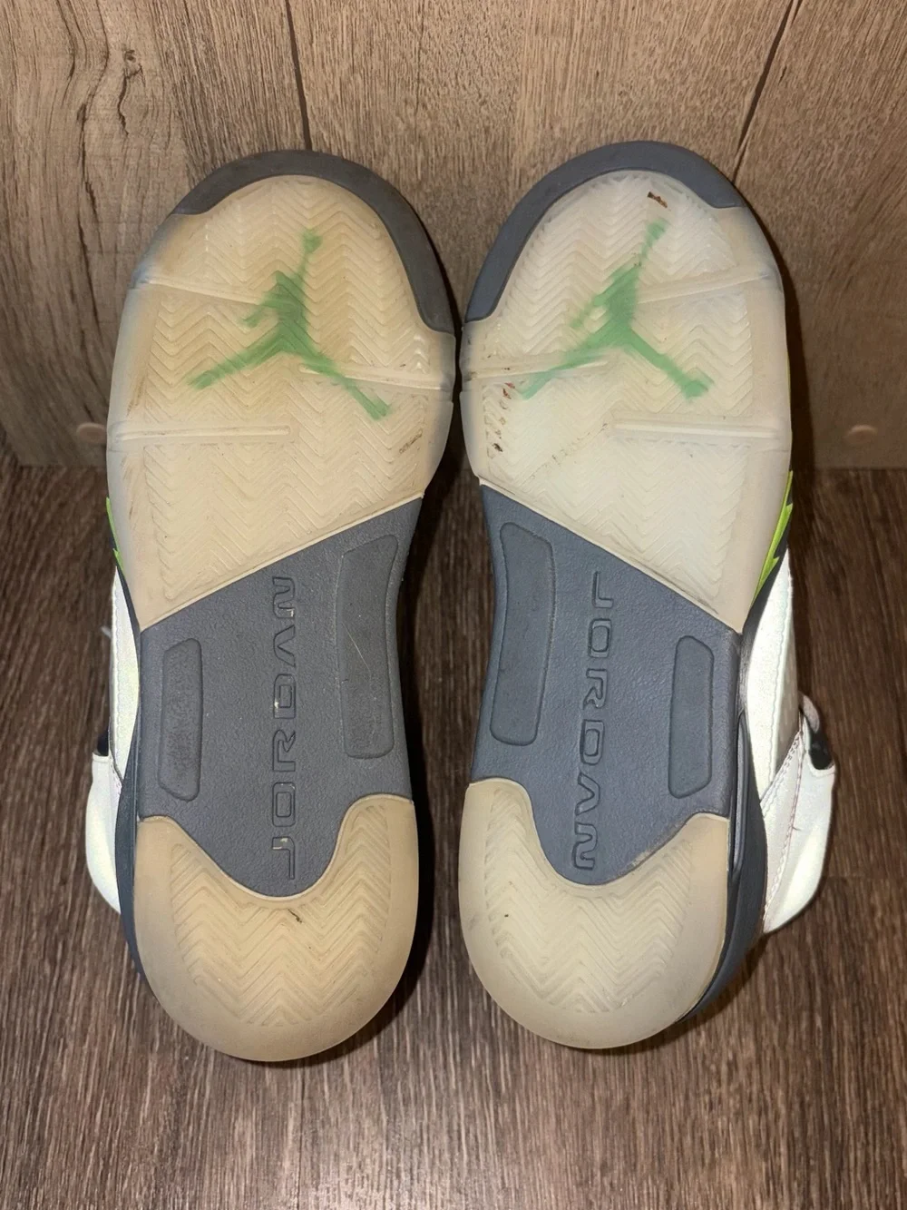 Big Boy JORDAN AIR JORDAN RETRO 5 GREEN BEAN GRADE-SCHOOL sz 6Y